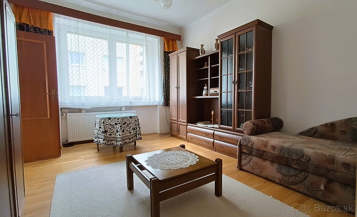 Rodinný dom s dvojgarážou - 13