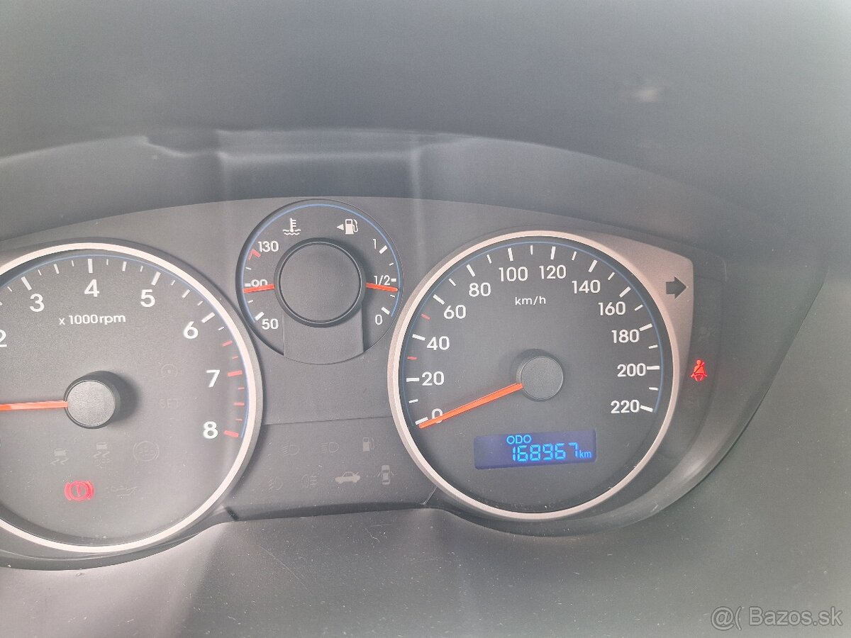 HYUNDAI I20 BENZIN ROK 2013 KLÍMA - 13