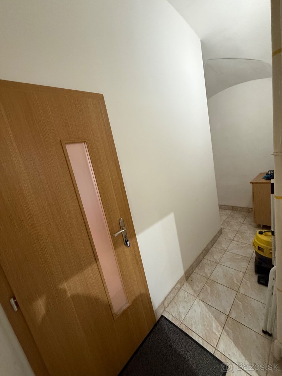 Obchodné priestory na prenájom 180m2 - 13