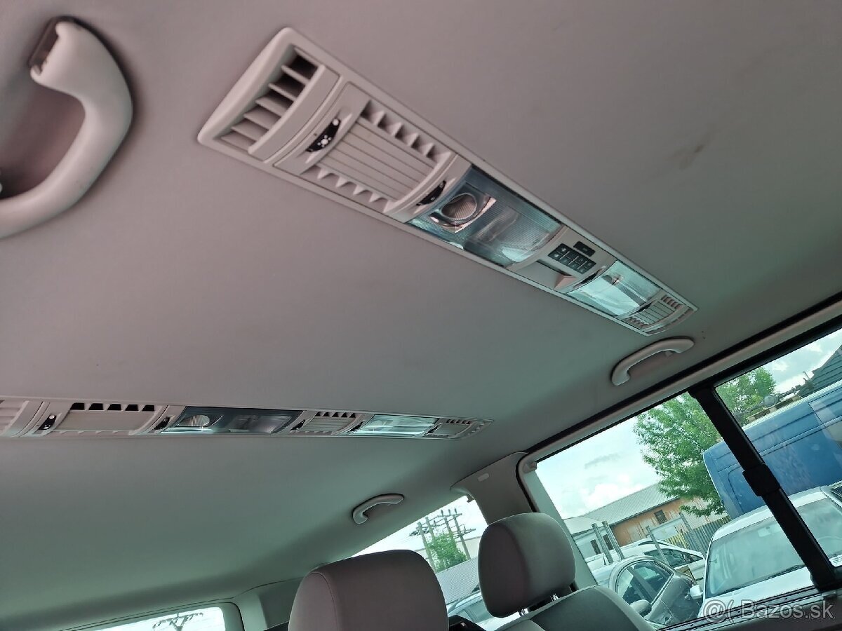 Predám  Volkswagen T5 Caravelle 2.0 TDI 103 KW DSG 140000 km - 13