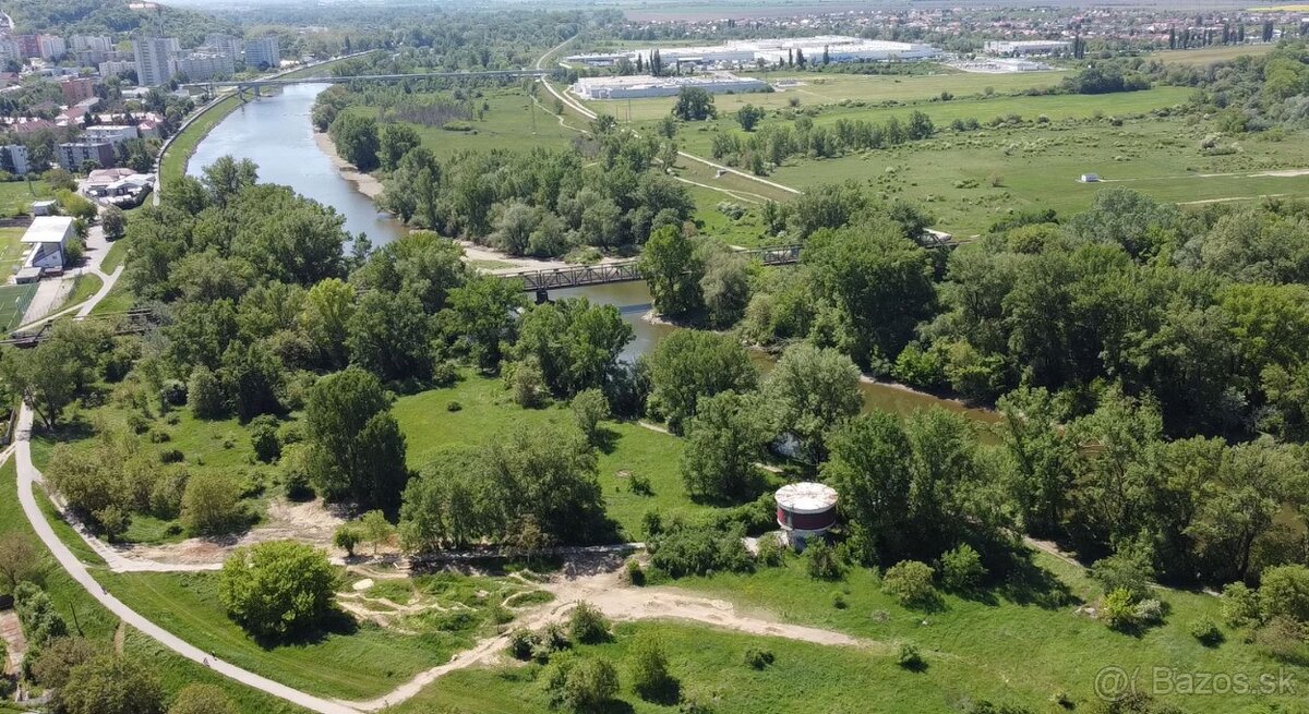 4-IZB. RD s veľkým pozemkom - HLOHOVEC - 13