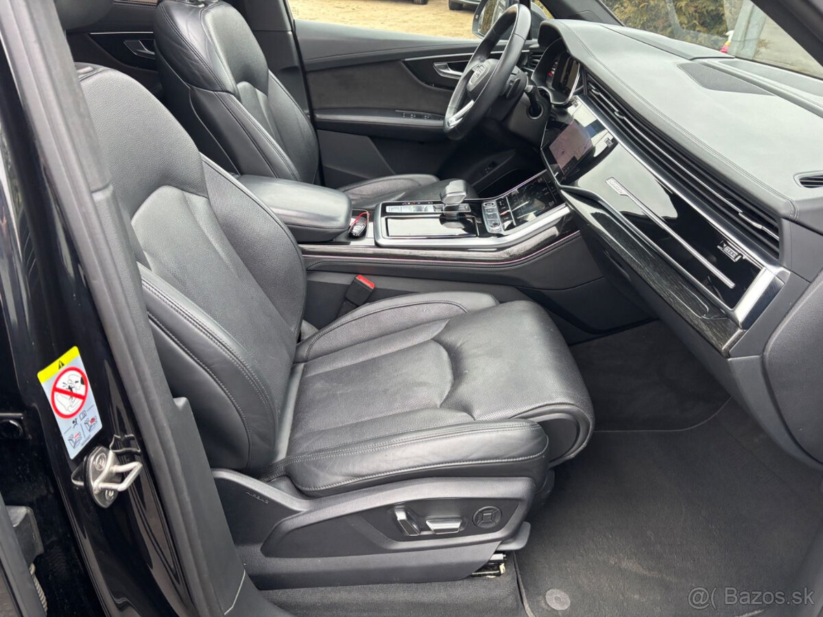 AUDI Q7 55 TFSi e - 13