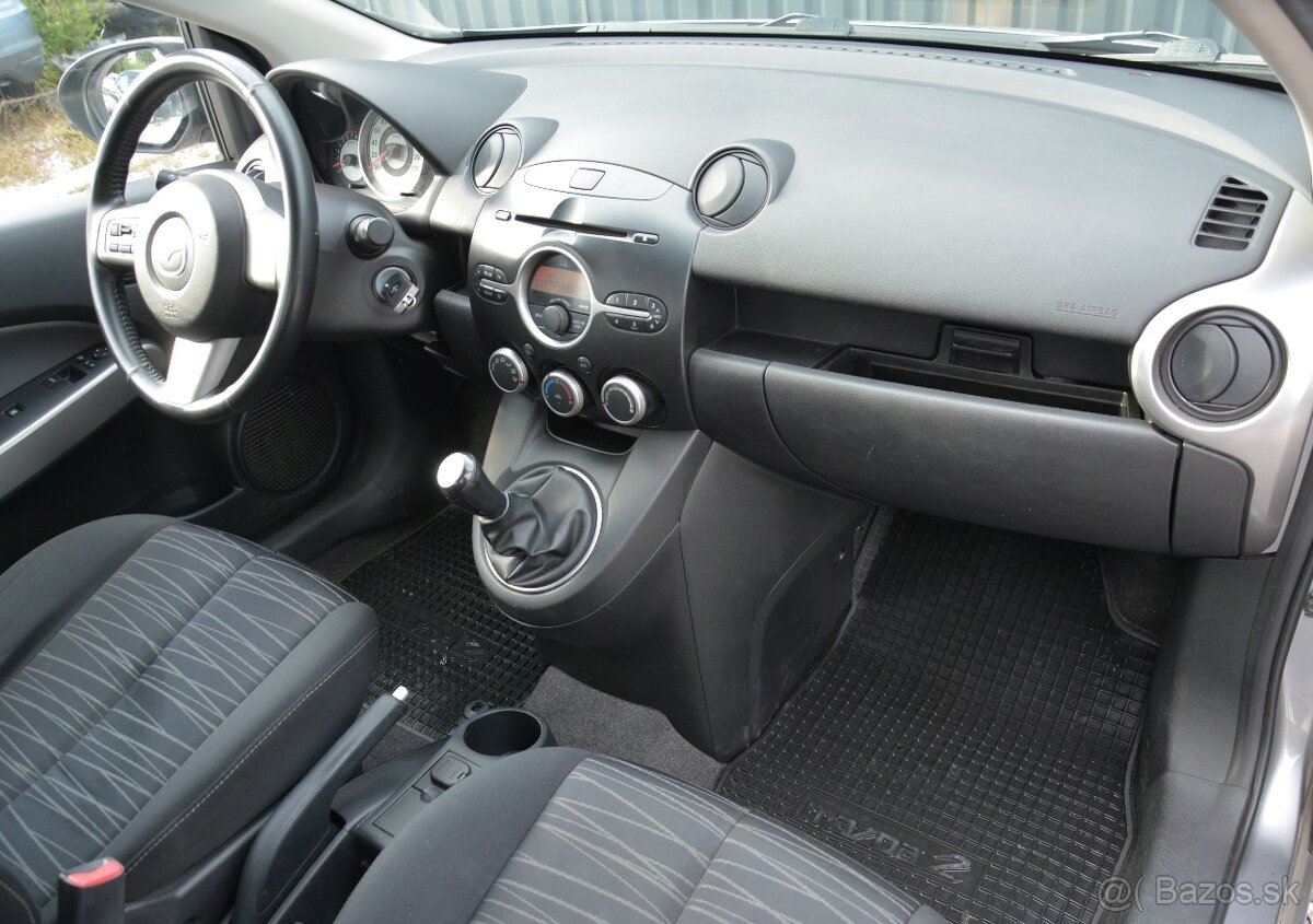 Mazda 2 1.40 Benzín - 13