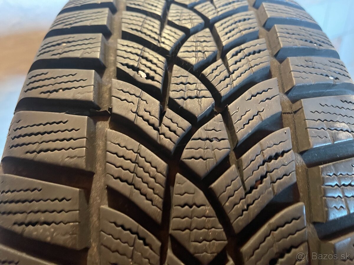 zimne pneumatiky 215/60r16 good year - 13