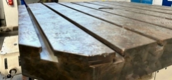 Generálně opravený otočný stůl pro E20 obráběcí stroj - 13