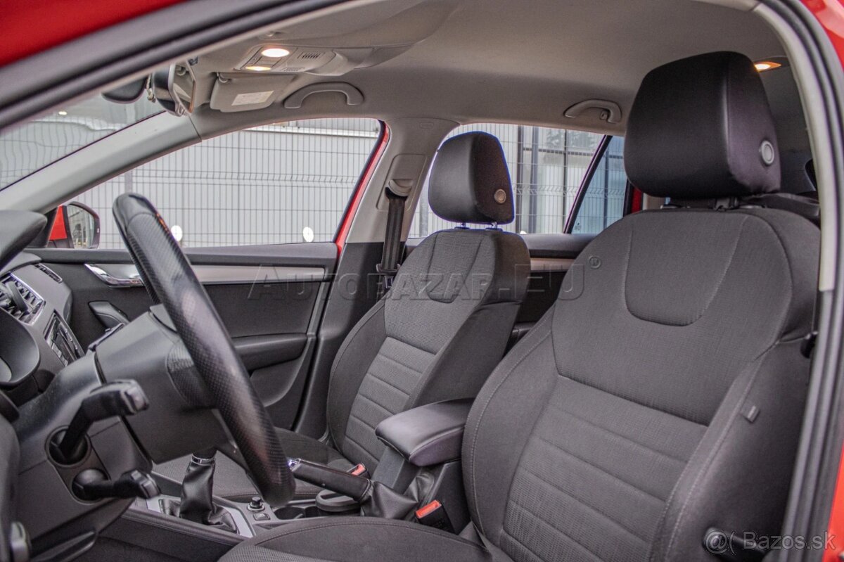 Predám Škoda Octavia Combi 1.6 TDI Elegance - 13