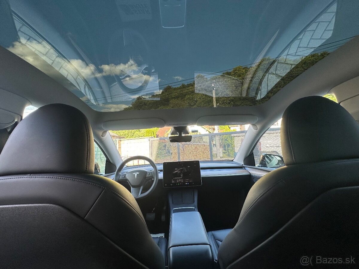 Tesla Model Y 75kWh Long Range AWD - 13