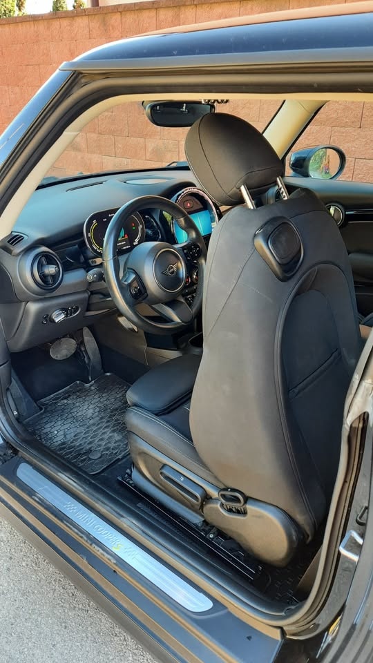 Predám Mini Cooper E SE Elektro 184 Koní 2021 - 13
