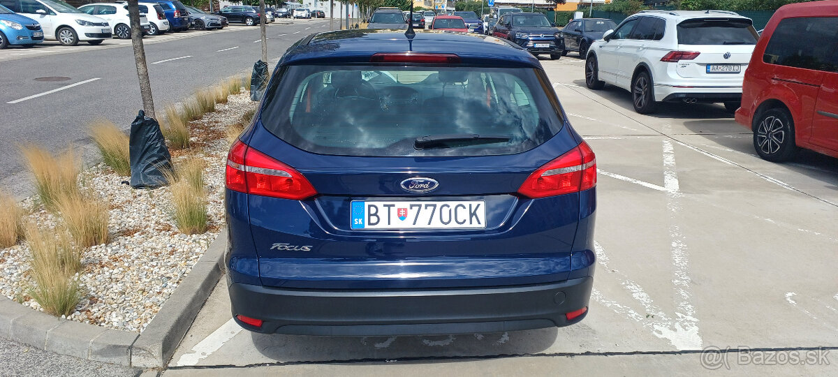 Ford Focus 1.6 benzín - 13