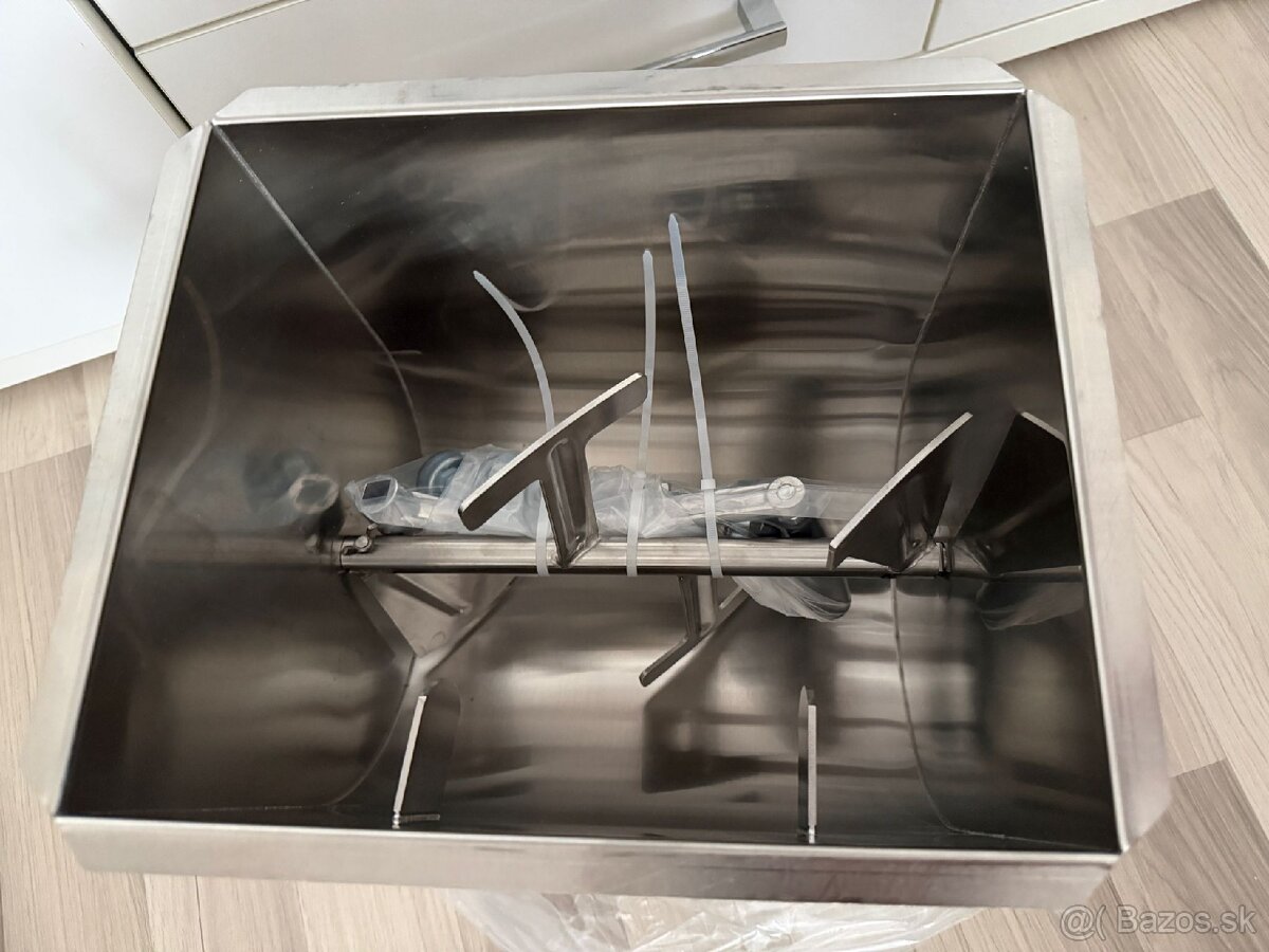 Rucna miesacka masa na klobasy 20L 10kg - 13