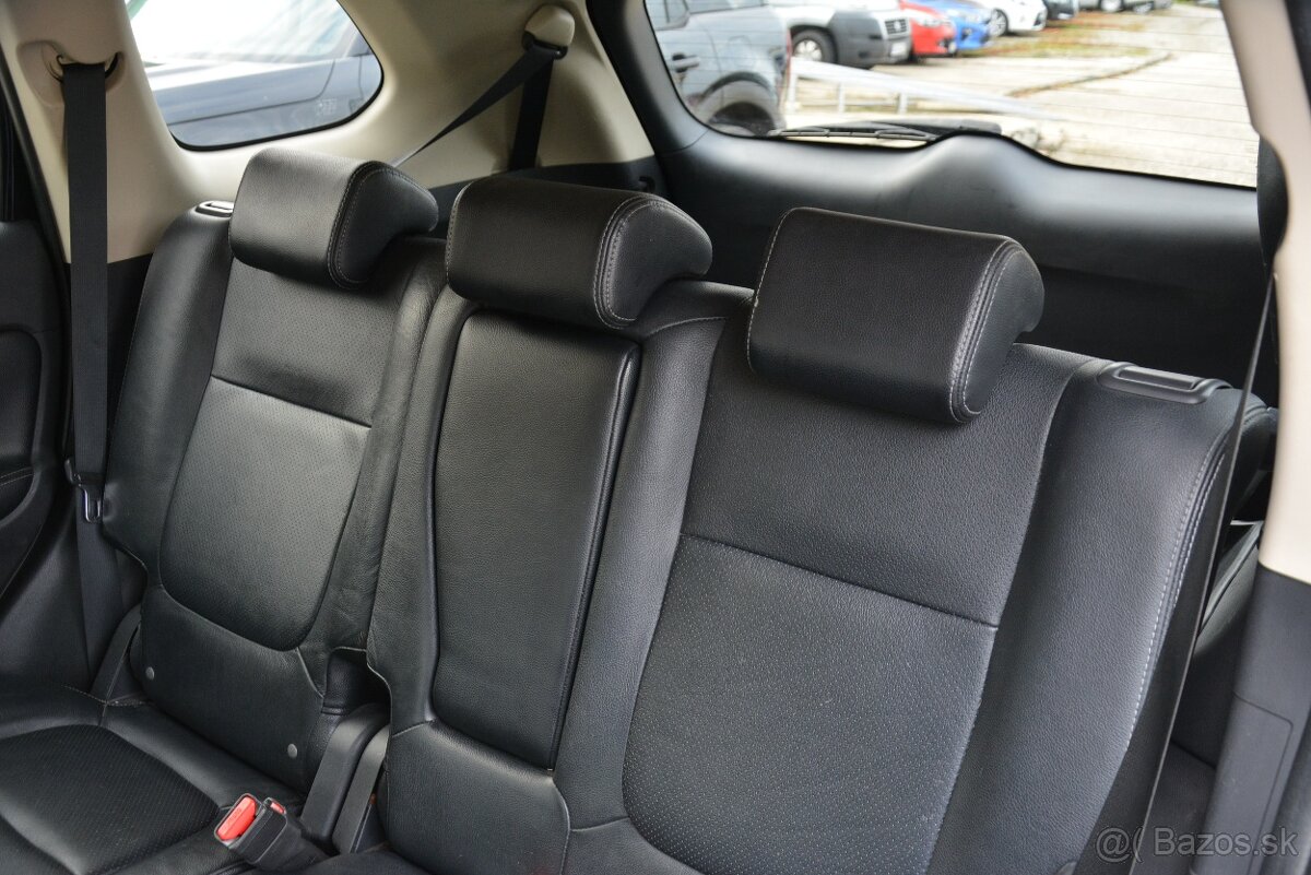 Mitsubishi Outlander 2.20 4×4 SR. voz, 7miestne - 13