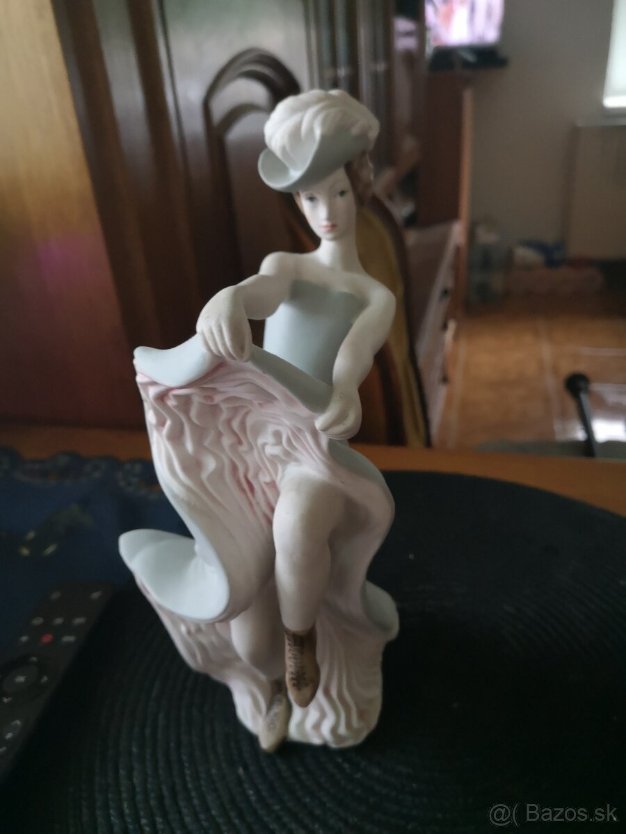 porcelánová soška Dux - 13