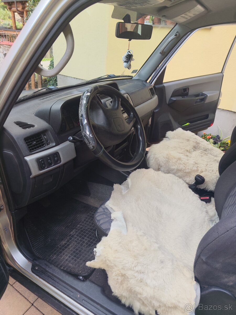 Mitsubishi Pajero Pinin - 13