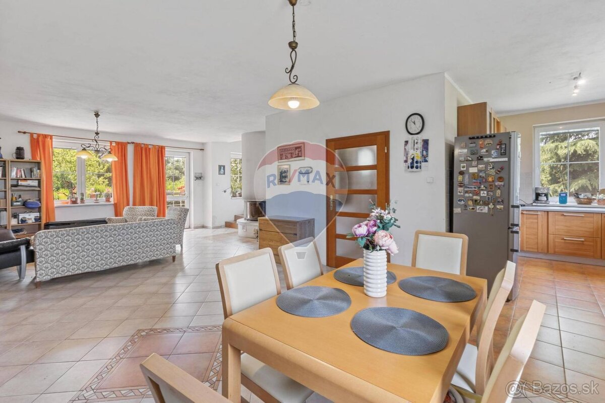 NA PREDAJ : Rekreačný dom 108 m2, pozemok 817 m2, Nová Dedin - 13