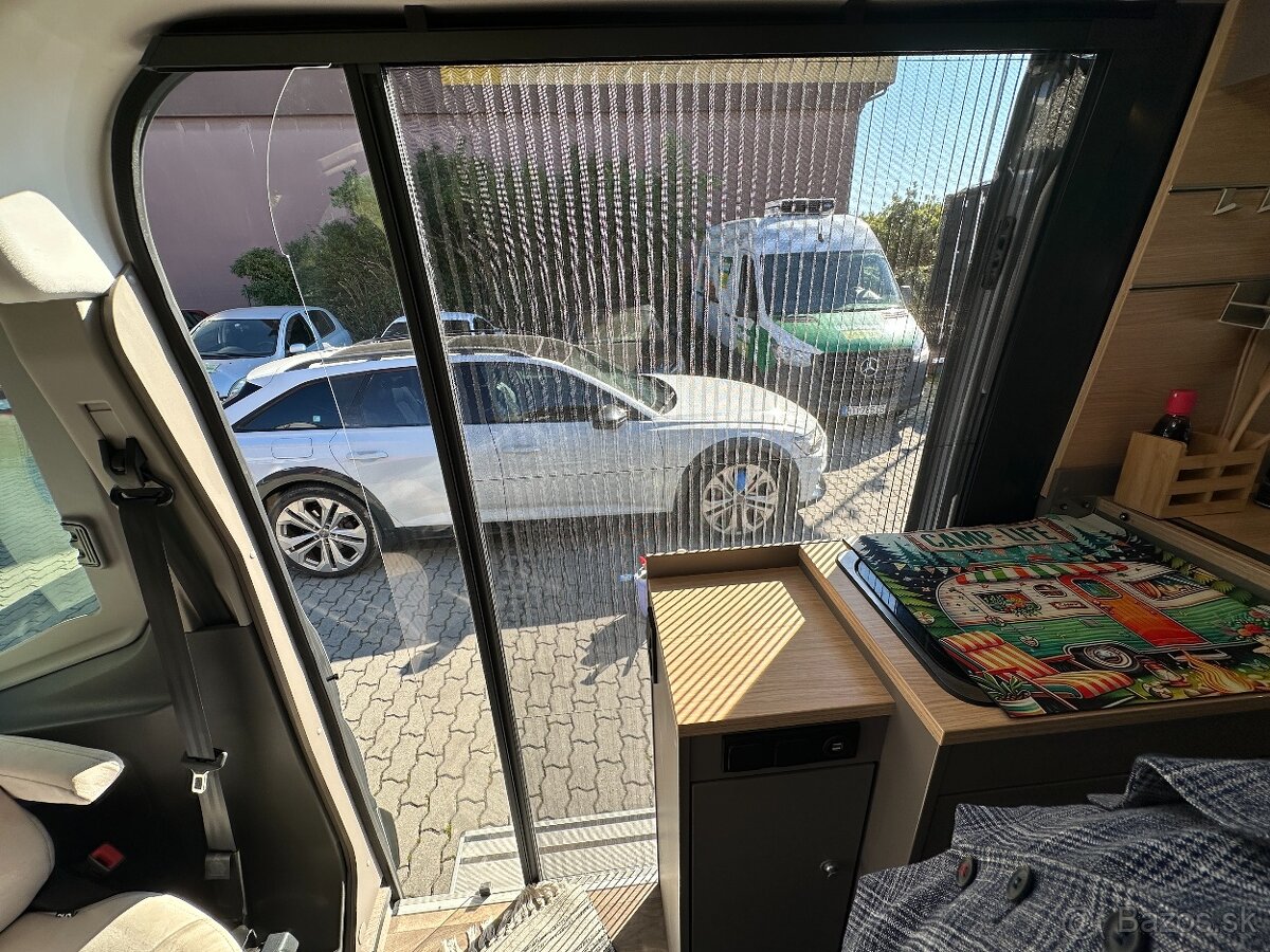 Camper Van LMC Innovan 590 170PS MT - 13