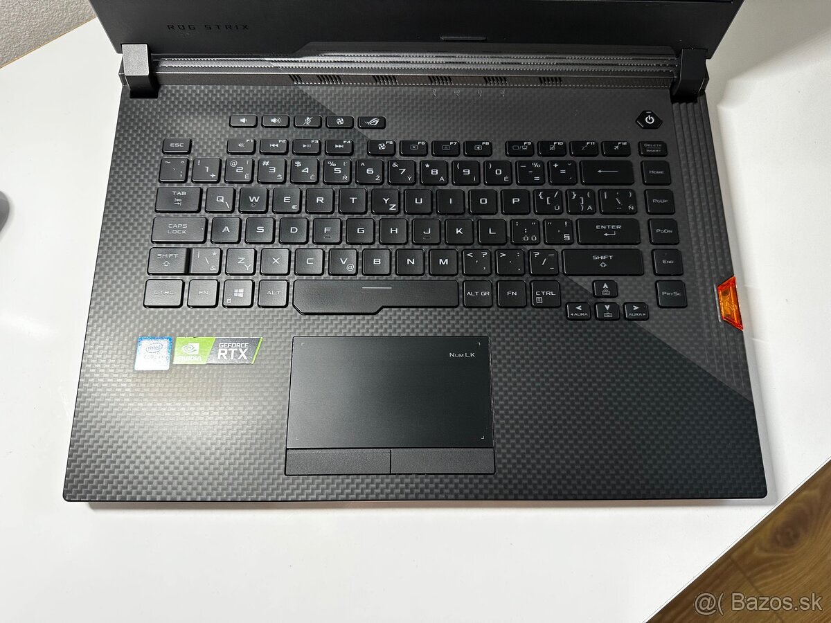 Herny noteboo ASUS ROG STRX - 13