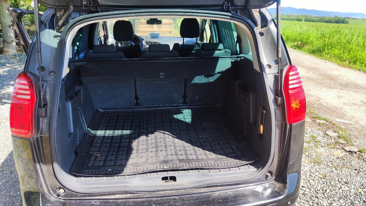 Peugeot 5008 eHDi - 13