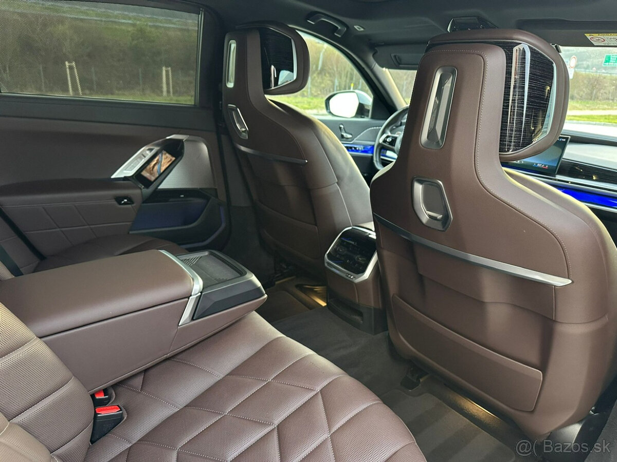 BMW Rad 7 740d mHEV xDrive A/T - 13