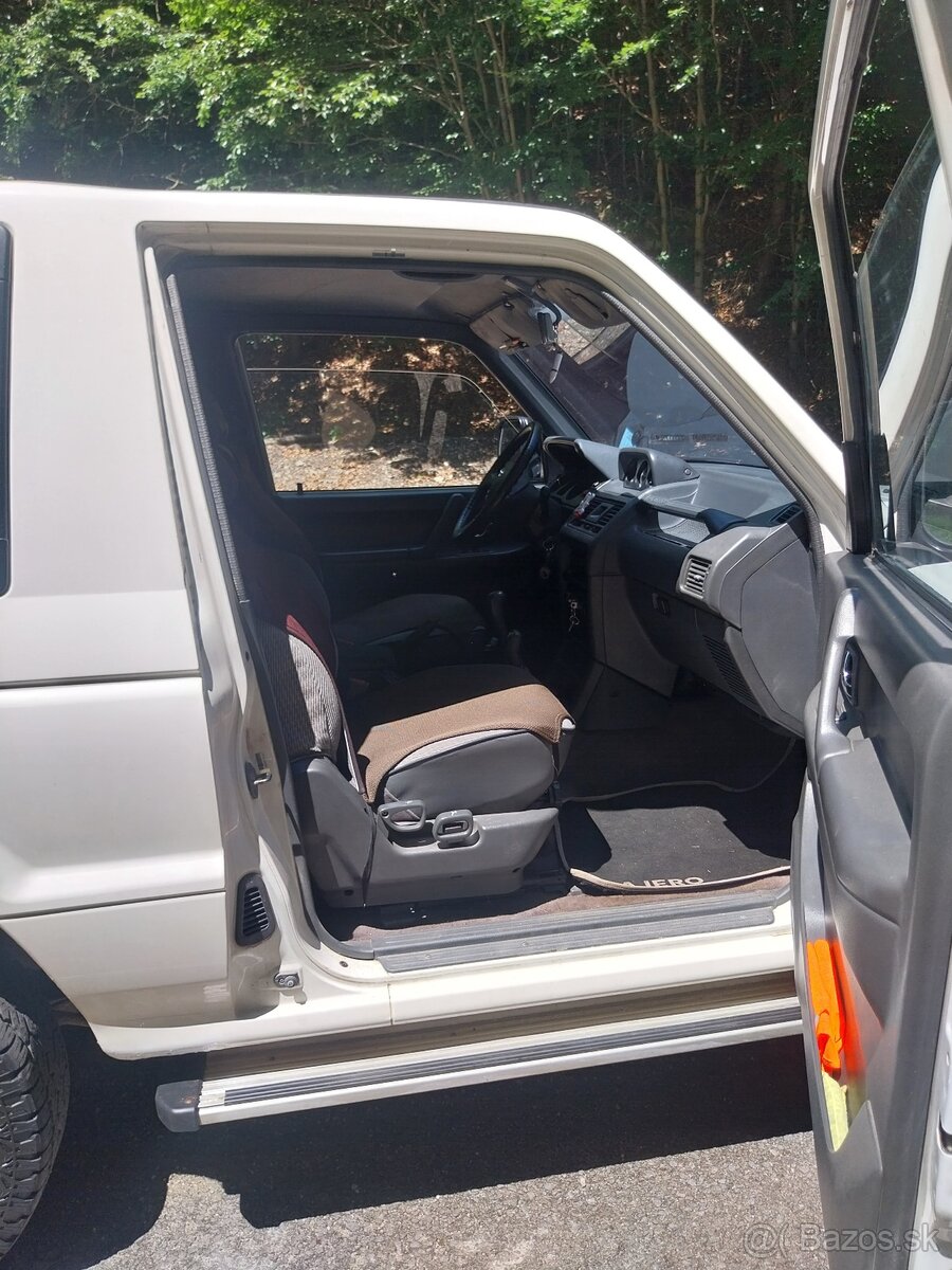 Predám Mitsubishi pajero 2,5GLX - 13