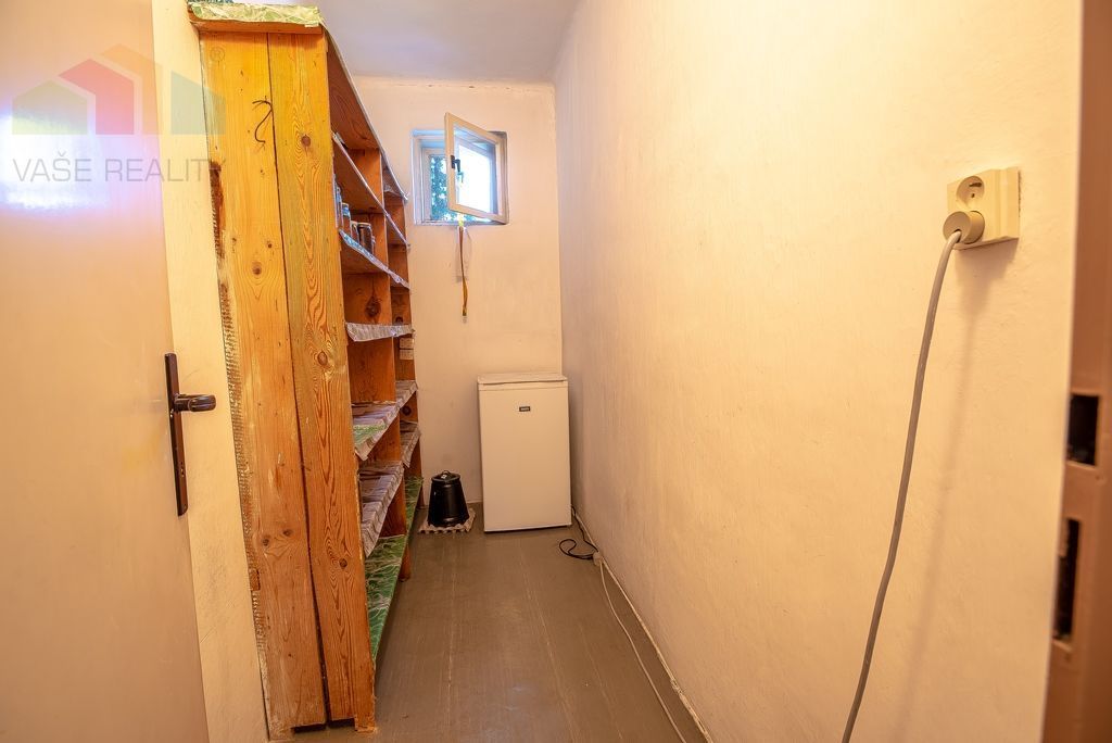 Priestranný rodinný dom s veľkým pozemkom 1454 m2, Bernoláko - 13