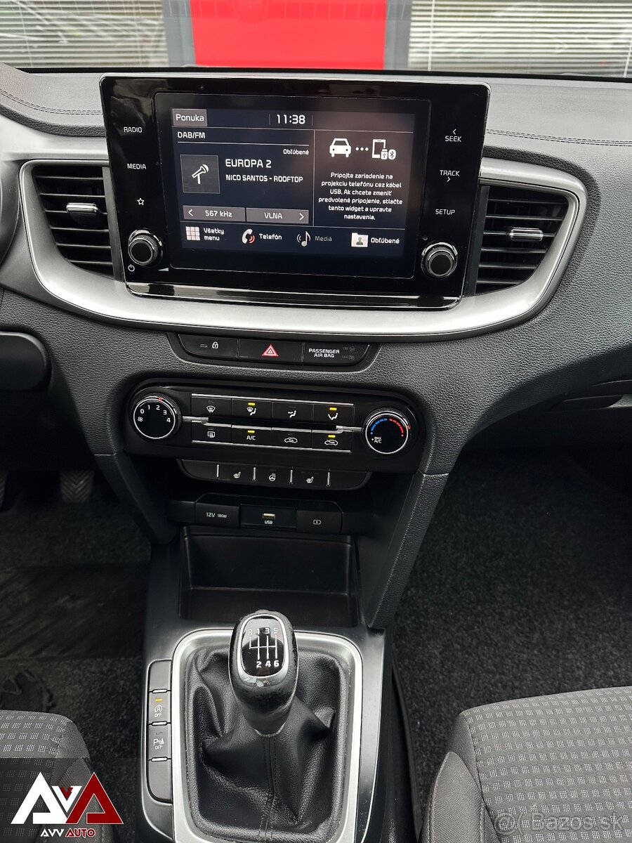 Kia Ceed SW 1.5 T-GDi Silver, Slovenské vozidlo - 13