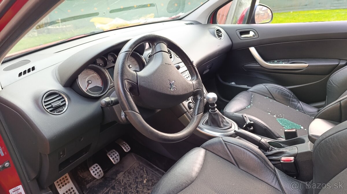 Peugeot 308GT, 2009, 175koní - 13