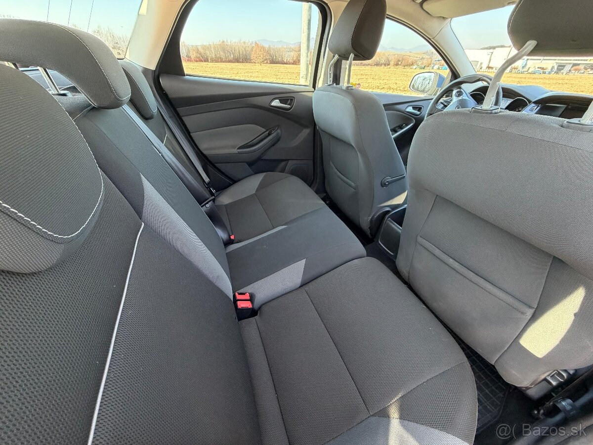 FORD Focus kombi/2011/1,6 Diesel - 13