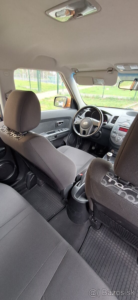 Kia Soul 1.6 CRDi - 13