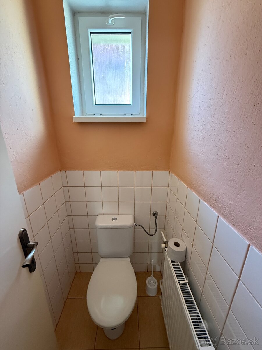 PREDAJ - RODINNÝ DOM - ZLATÉ MORAVCE - 13