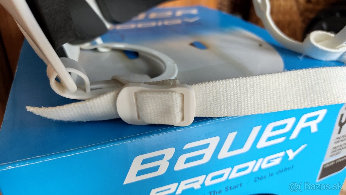 HOKEJOVÁ HELMA - 13