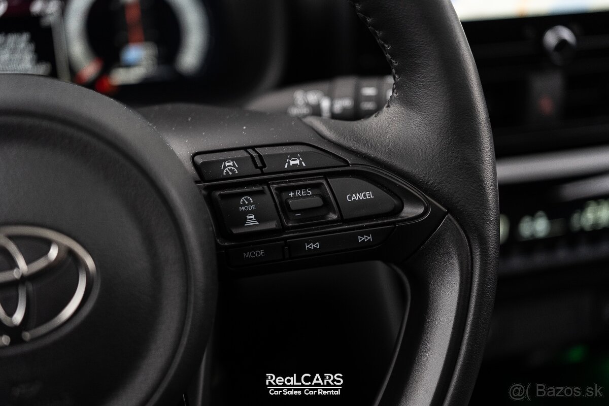 Toyota Yaris Cross Hybrid - 13