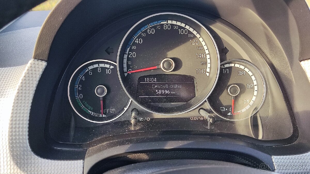 Volkswagen e-UP - 13