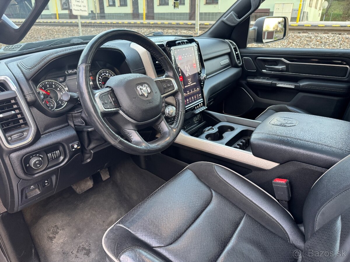Dodge RAM Laramie Night - 13
