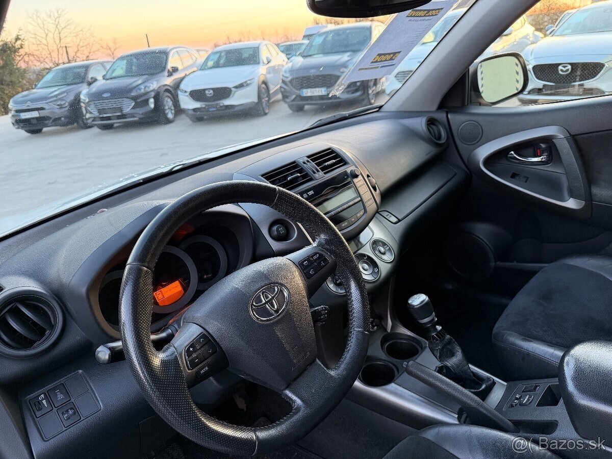 Toyota RAV4 2.2l D-4D 150 Terra - 13