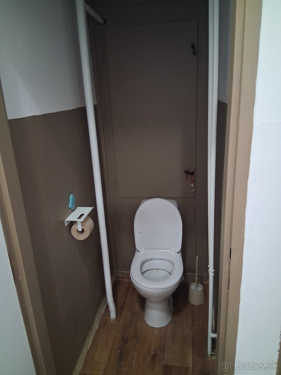 Priestranný 2-izbový byt s balkónom - 13