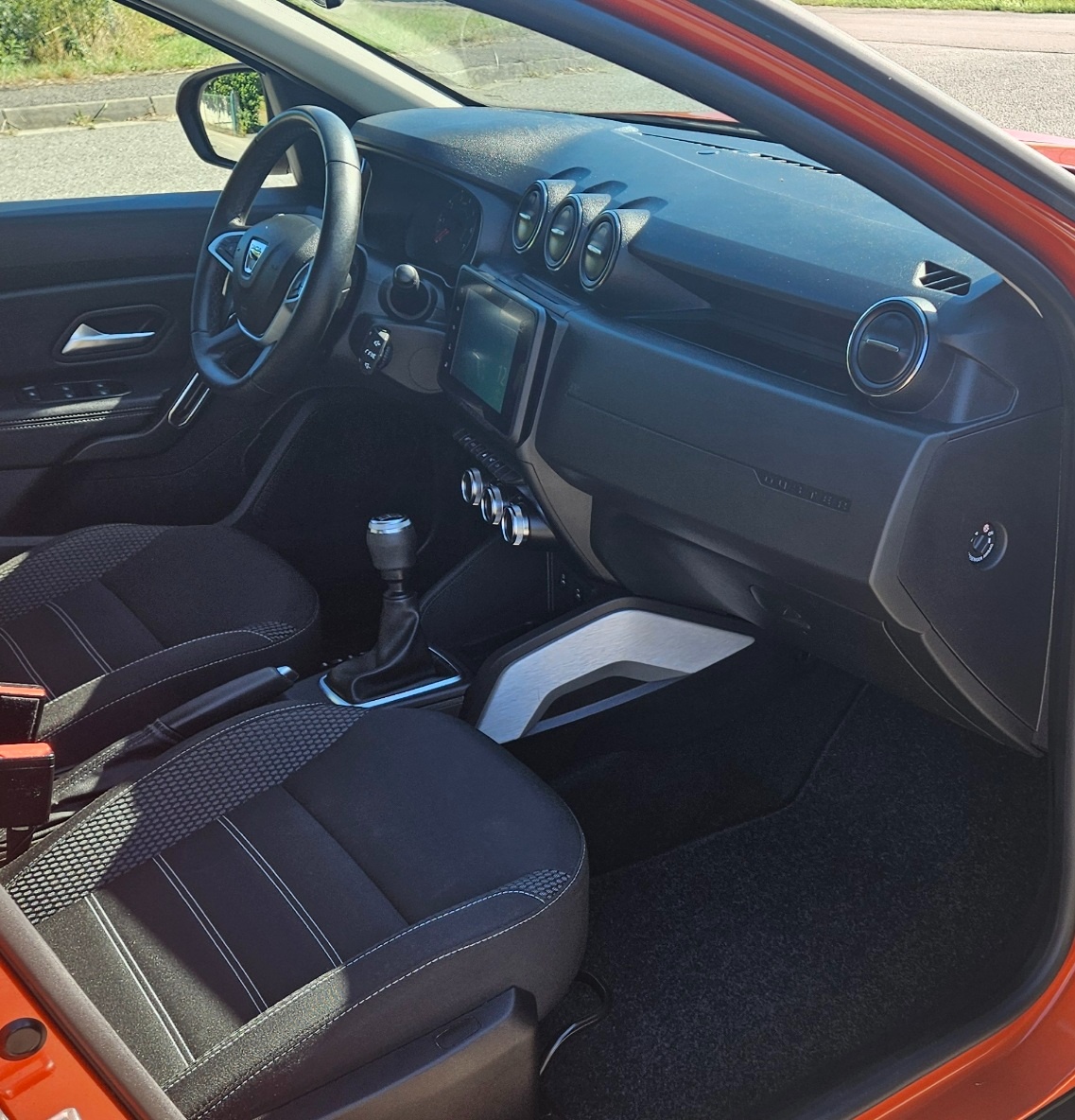 Dacia Duster 1.0TCe 67kW klima 2xkamera TZ - 13
