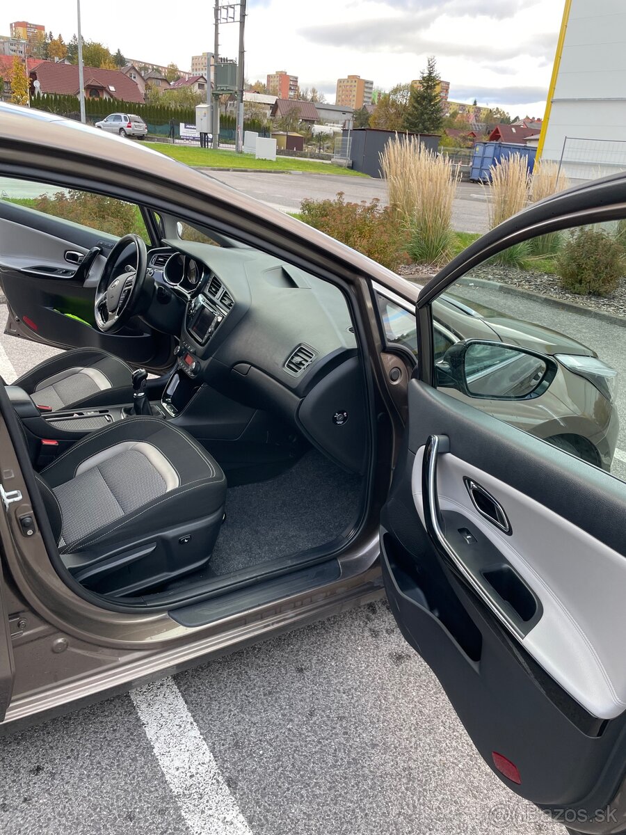 KIA Cee’d 1.6 CRDi Platinum – TOP výbava - 13