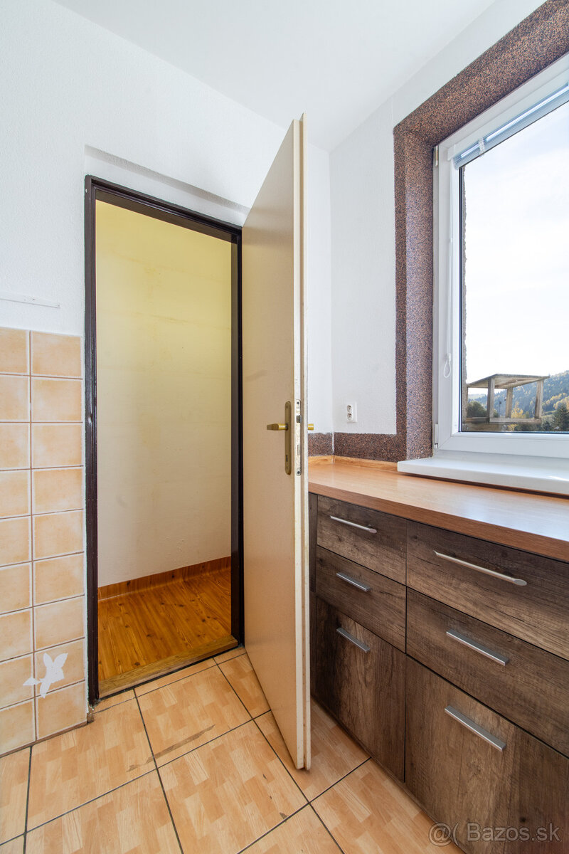 Na predaj priestranný 3-izbový byt v Zákamennom - 13