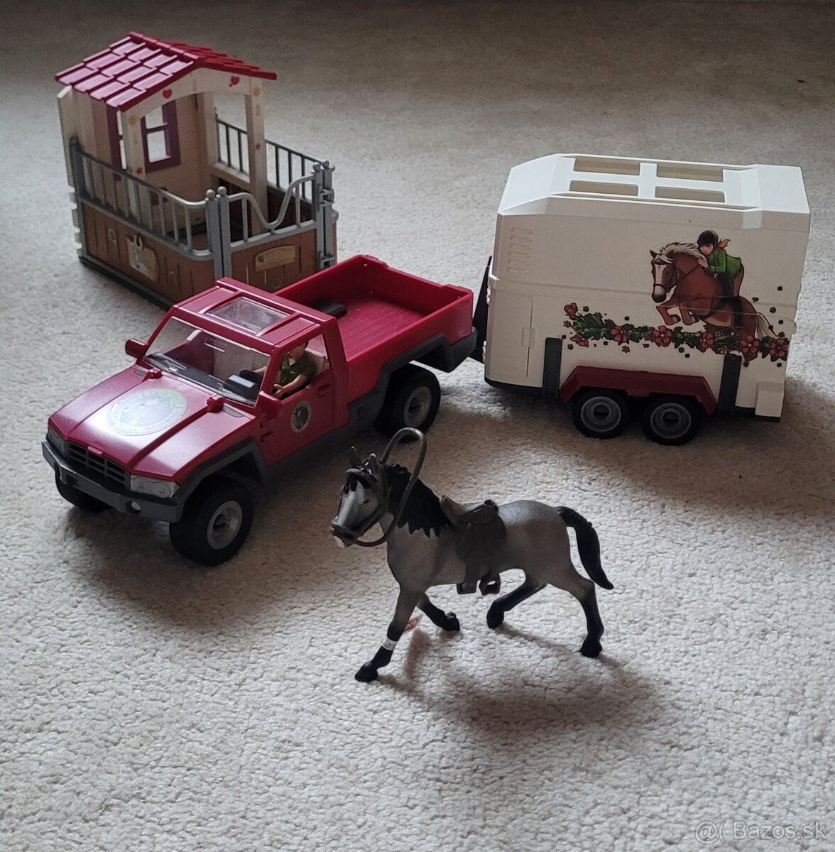 Schleich set auto, prives, stajna, konik - 13