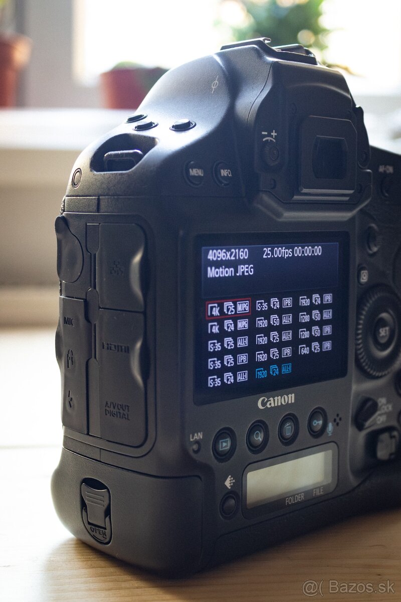 Canon EOS-1D C (1DC) - 13