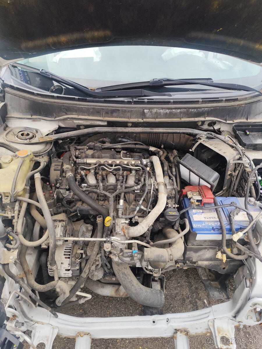 Predám Peugeot 4007 2,2 l. havarovaný. - 13