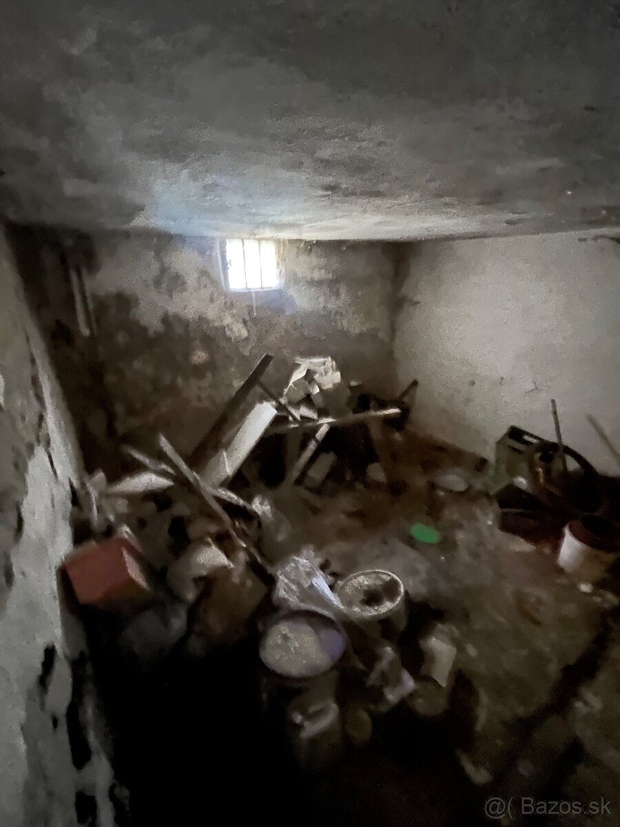 V Štúrove na predaj rozostavaný RD - 13