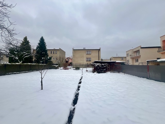 Dvojpodlažný RD na predaj v kľudnej lokalite Stráne - 13