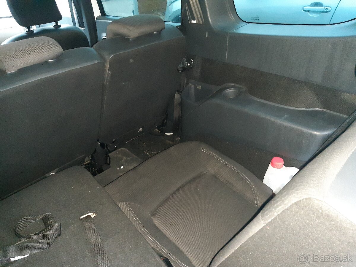 Dacia Lodgy 1.2 (7 miest) - 13
