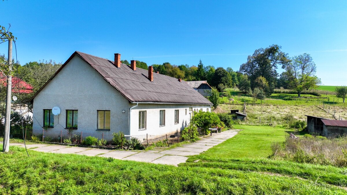 Rodinný dom so štyrmi bytovými jednotkami v obci Beluj - 13