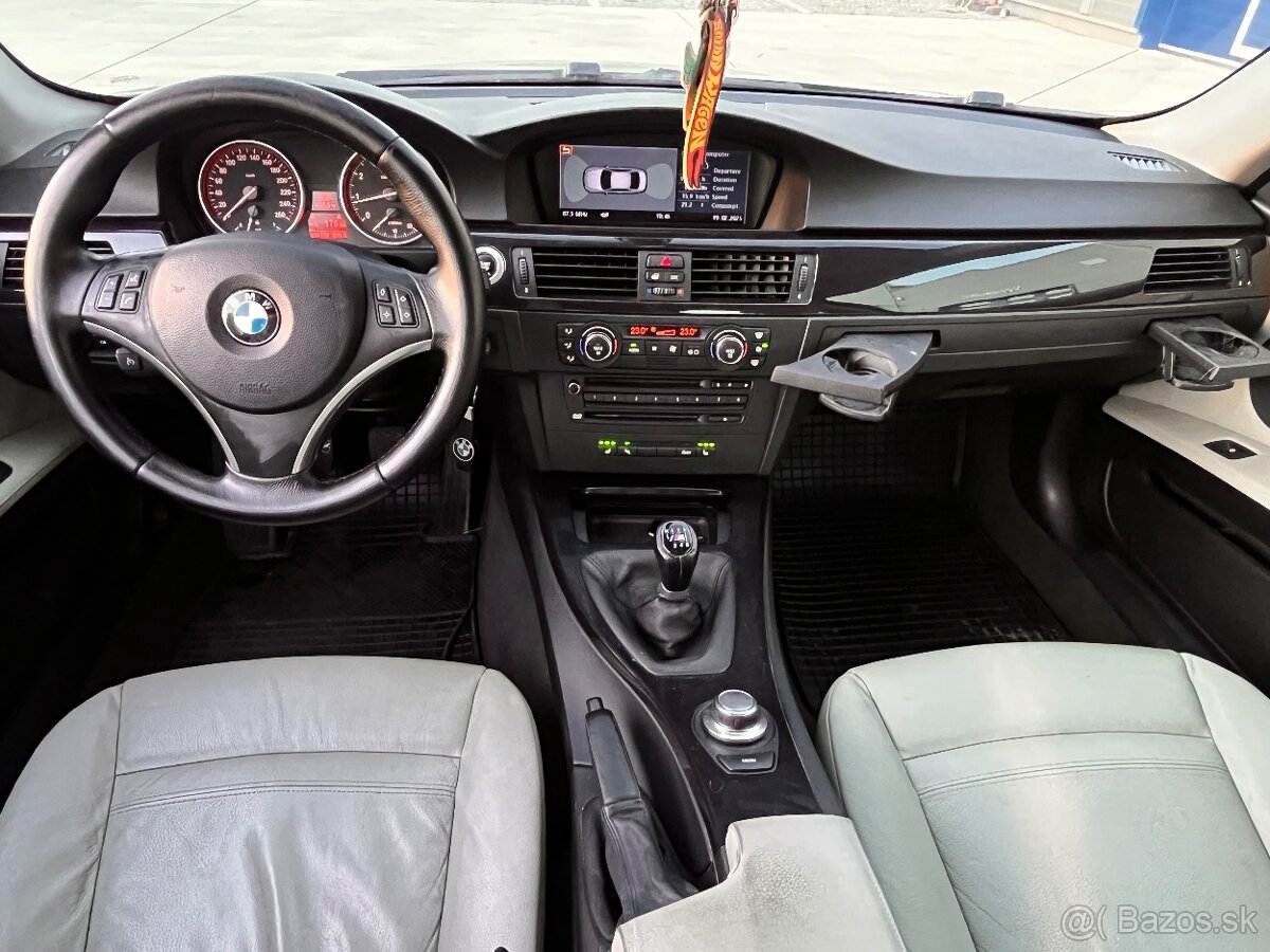 BMW E92 320i - 13
