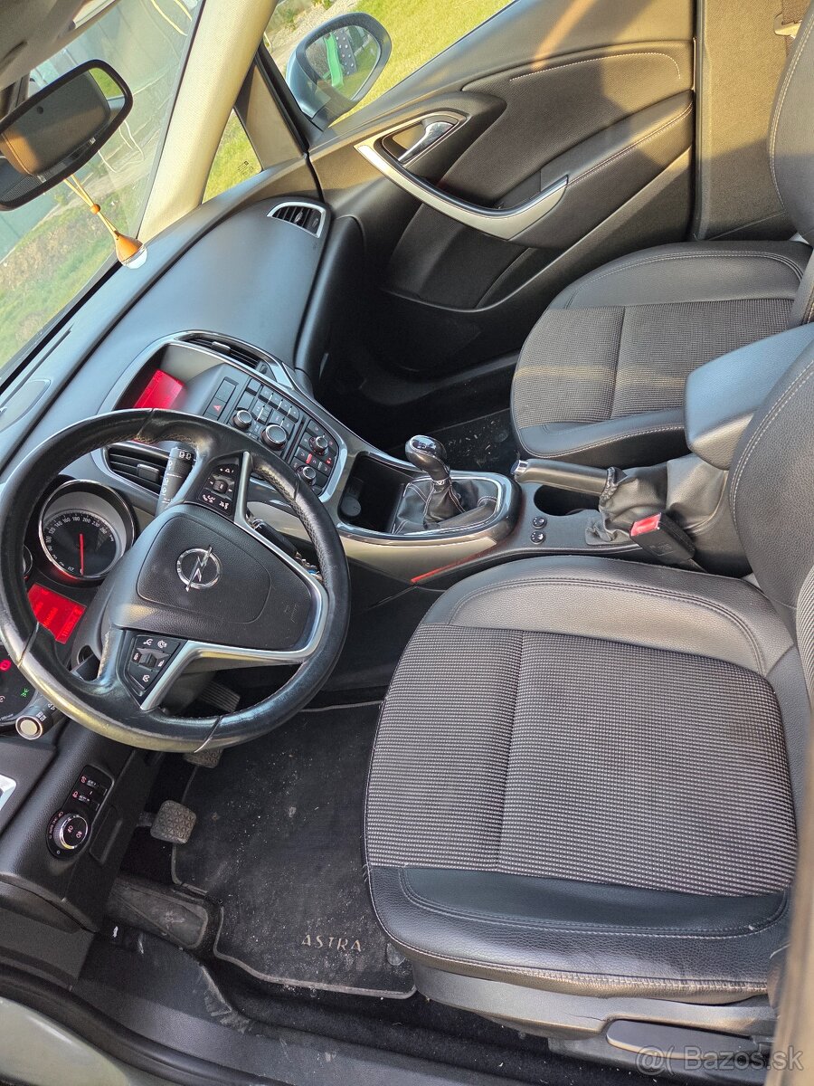 Astra J 1.4 benzín, 112000km - 13