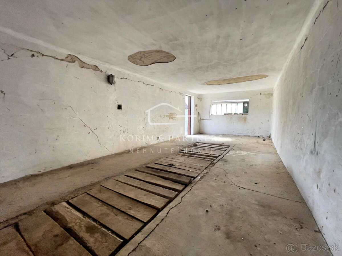 Rodinný dom na rozsiahlom pozemku - 13