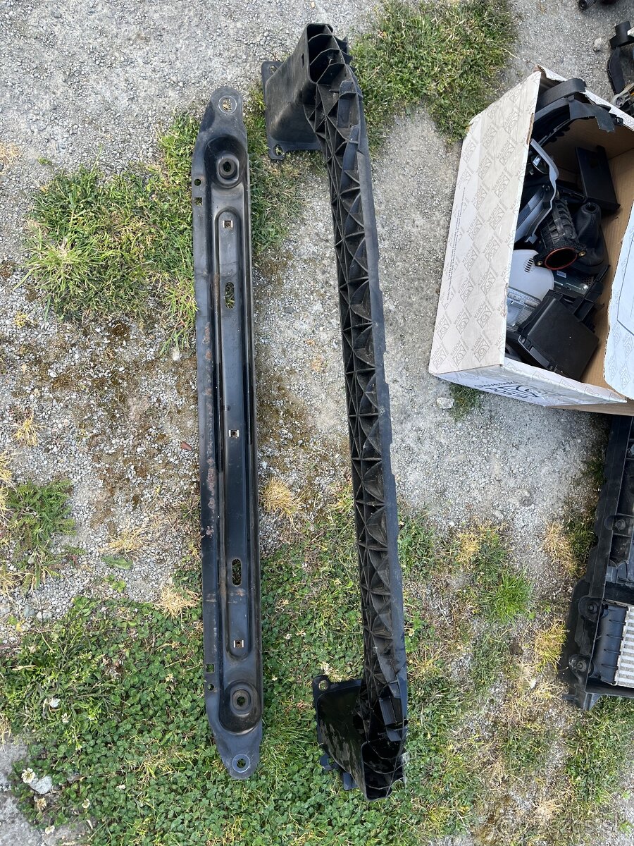 Diely na predaj Peugeot 308 2012 - 13