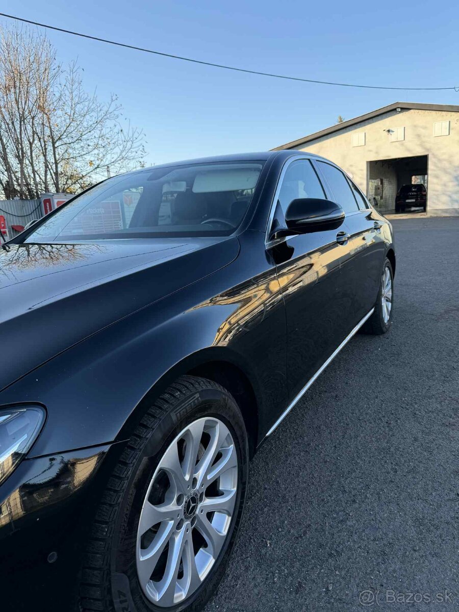 MERCEDES E200 2018 - 13